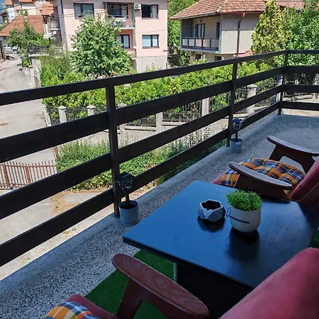 El&ma - 3 Bedroom With Balcony Close To Center, Sunnyland - Free Parking *