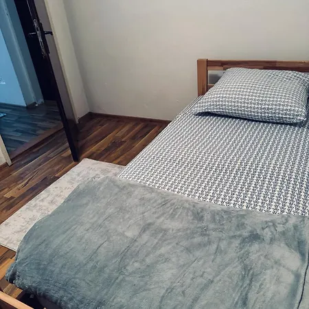 El&ma - 3 Bedroom Close To Center, Sunnyland With Balcony- Free Parking Apartment Sarajevo