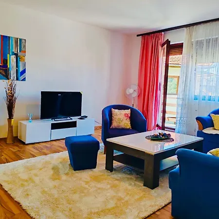 Apartment El&ma - 3 Bedroom Close To Center, Sunnyland With Balcony- Free Parking