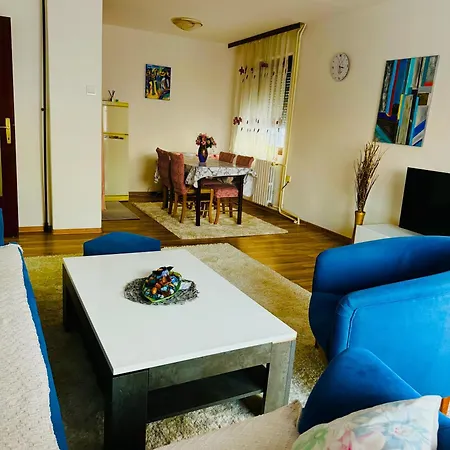 El&ma - 3 Bedroom With Balcony Close To Center, Sunnyland - Free Parking Apartament Sarajewo